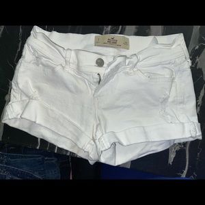 Juniors white Hollister shorts size 1